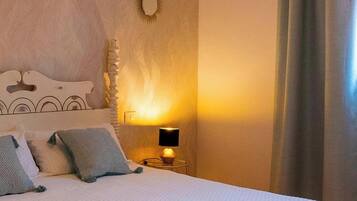 Tabla de planchar con plancha, wifi, ropa de cama