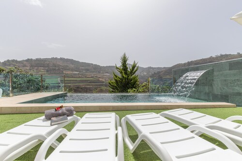 Vacation Villa 'Balcón De Azuaje' with Mountain View, Private Pool and Wi-Fi