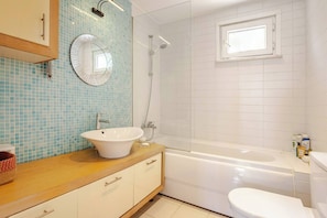 Bathroom - Bosphorus View Terrace- Historic Cihangir (İstanbul)