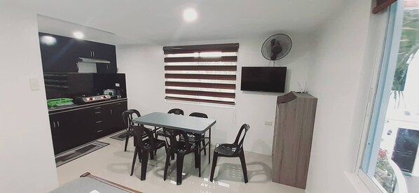 Dining - Avana Hills Boracay Prime Loft (Malay)