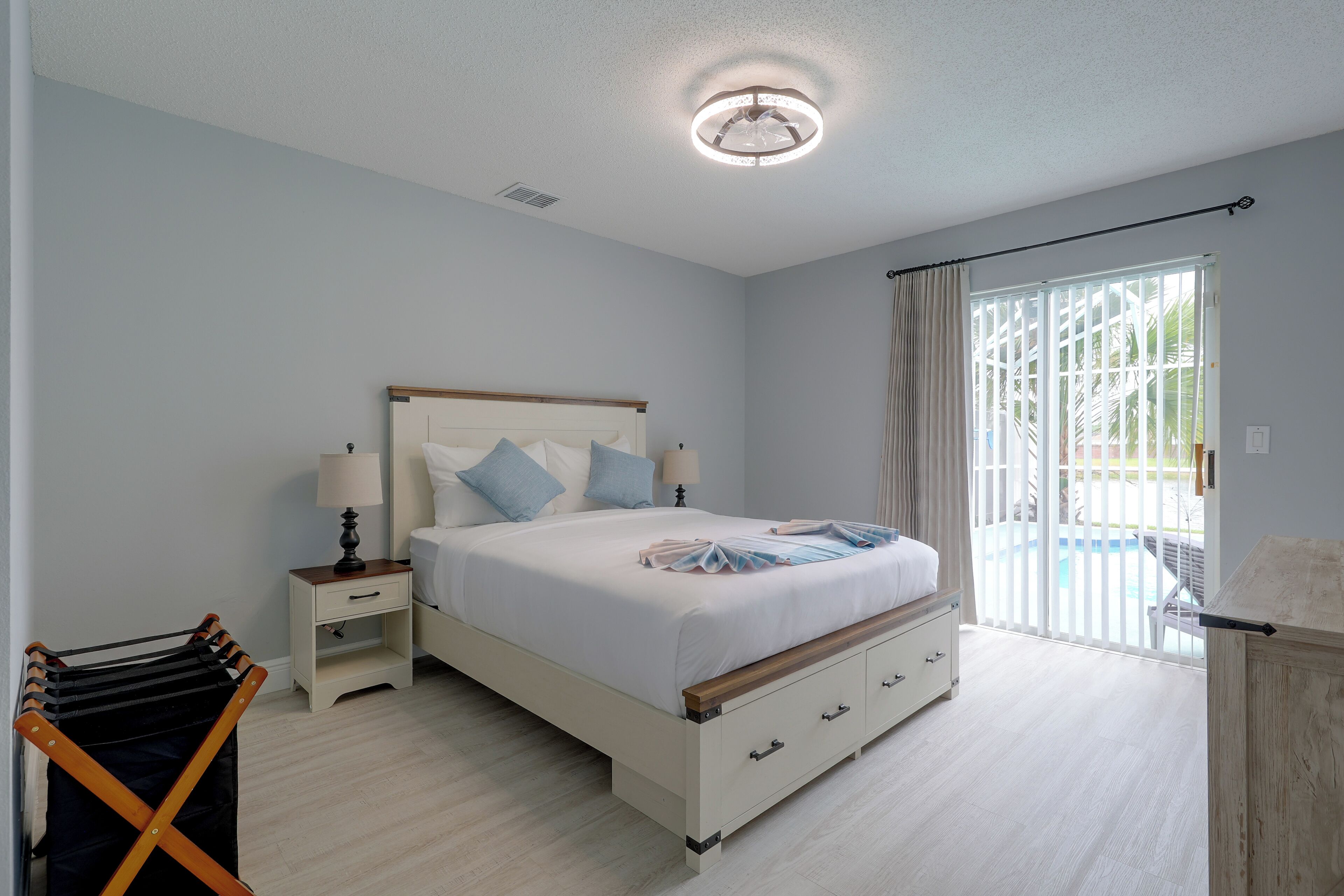 Desk, iron/ironing board, internet, bed sheets