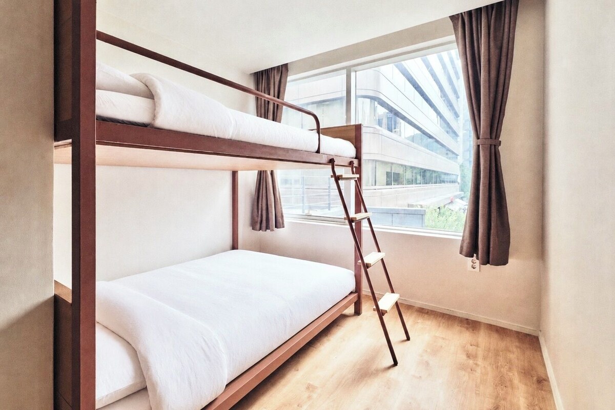 Premium Quadruple Room, City View | Free WiFi, bed sheets