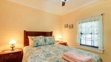 4 bedrooms, iron/ironing board, travel crib, internet