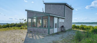 Path to Private Beach! Couple's Retreat in Cutler
