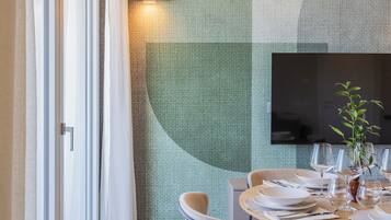 Apartment, 2 Bedrooms, Balcony, Mountain View | Living area | 32-inch TV with cable channels