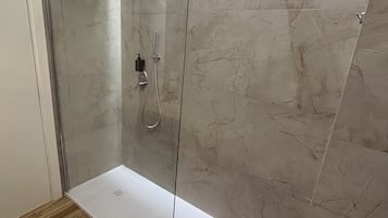 Chambre Double Classique, non-fumeur | Salle de bain