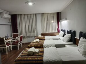 Phòng 3 phong cách cổ điển, quang cảnh thành phố | Spa