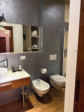 Bathroom - Vrbo Property (Montefalco)