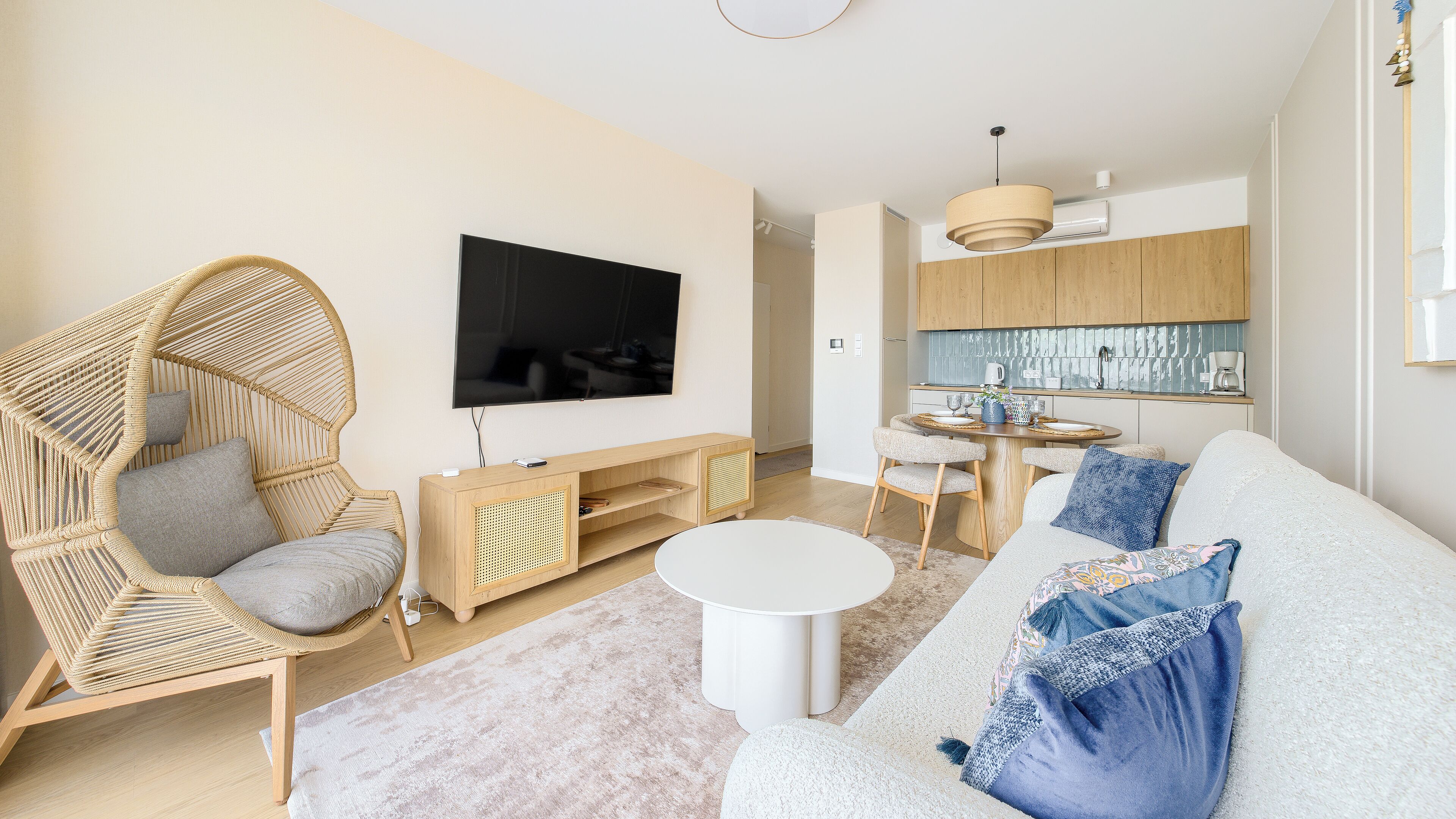 Apartment (306) | Living area | 30-inch flat-screen TV with digital channels