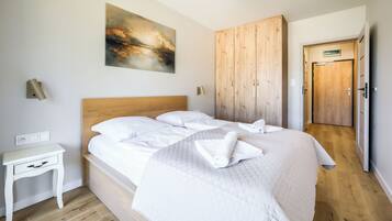 Apartment, Balcony | Iron/ironing board, WiFi (free), individually decorated