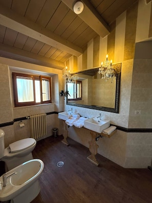 Bathroom - Vrbo Property (Montefalco)