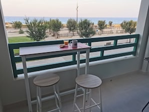 Outdoor dining - appartement t2 - Mimizan plage - front de mer, vue imprenable - 2 à 4 personnes (Mimizan)