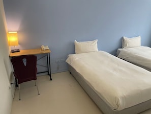 Comfort Double or Twin Room, City View | Desk, laptop workspace, free WiFi - MUJU Hotel (Songshan District)