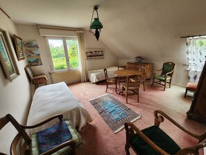 Bed sheets - Charming 3-bedroom house in Avranches perfect for your getaway, (Avranches)