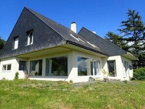 Exterior - Charming 3-bedroom house in Avranches perfect for your getaway, (Avranches)