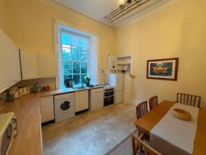 Private kitchen - The Edinburgh Hamilton Residence 4 Sleeps (EDINBURGH)