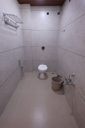Ducha, toallas, jabón, shampoo