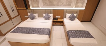 Hotel Serenova Inn