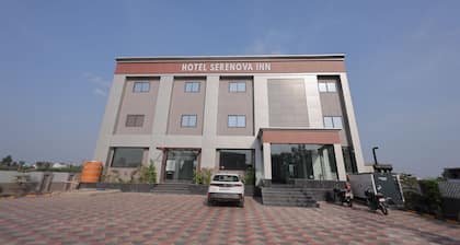 Hotel Serenova Inn