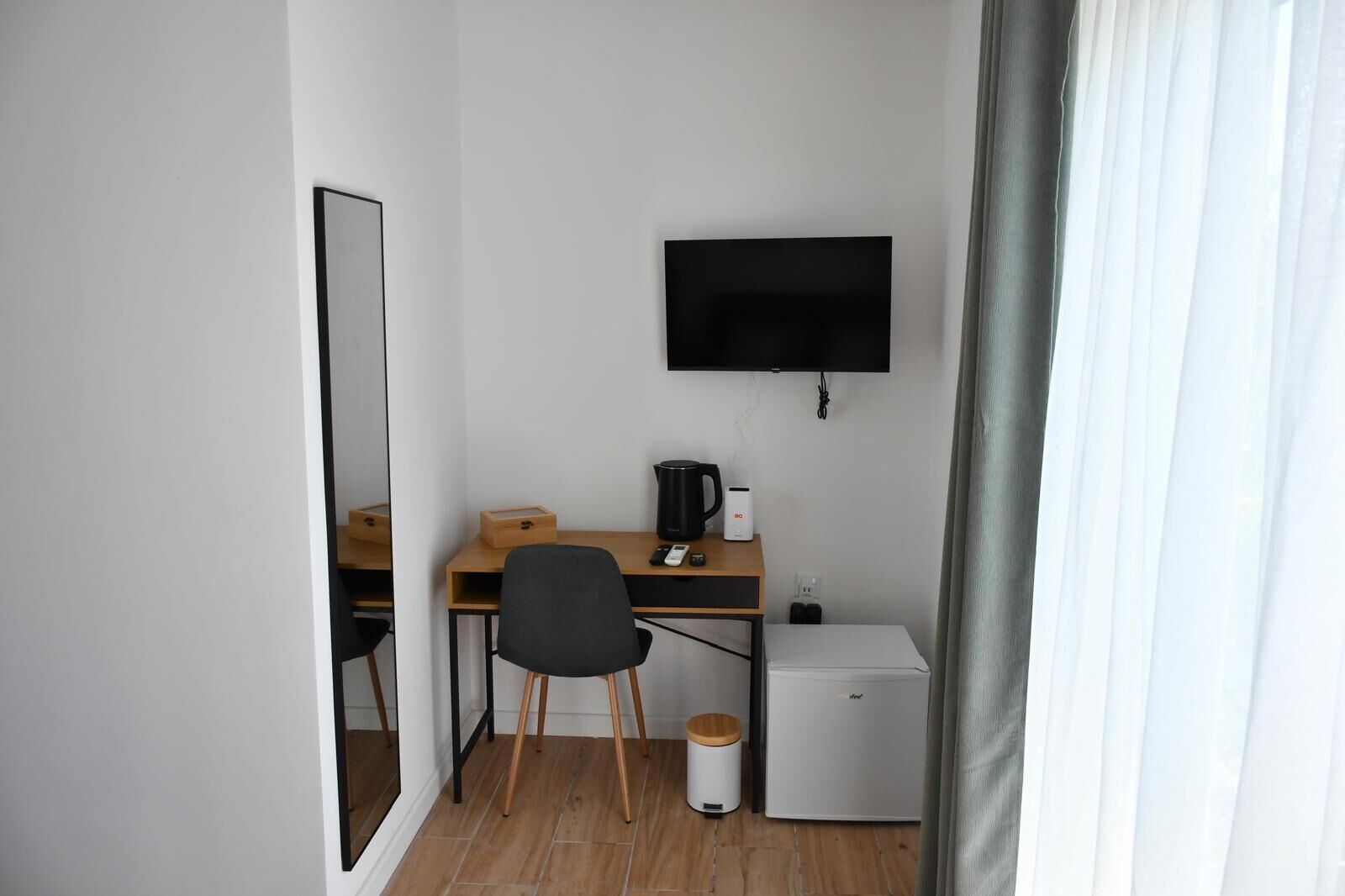 Deluxe Double Room, Patio, Garden View | Interior