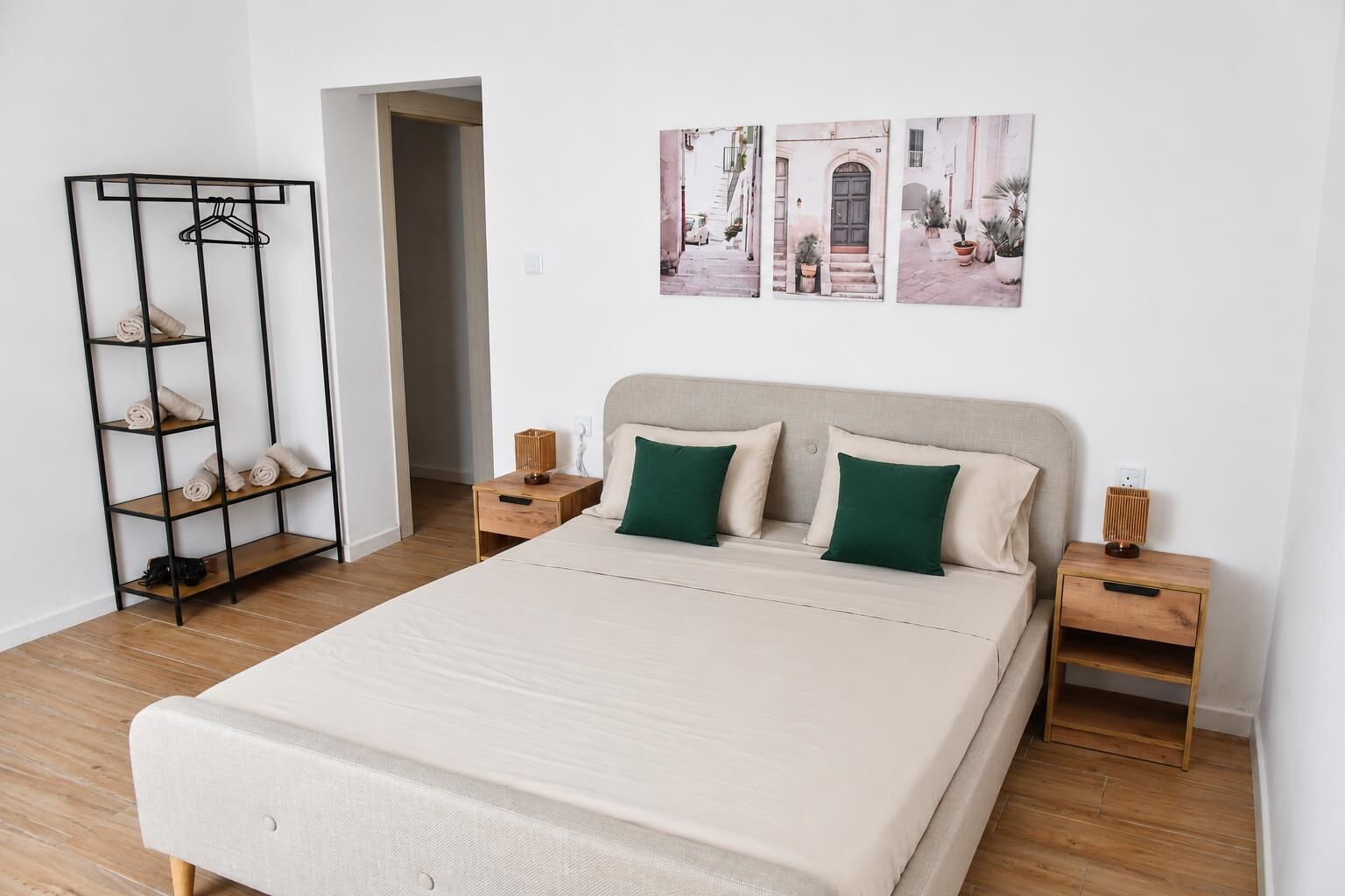 Habitació doble Deluxe, pati, vistes al jardí | Escriptori, espai de treball apte per a portàtils i cortines opaques 