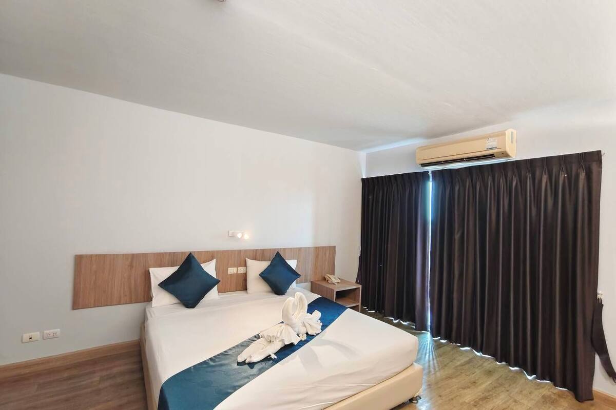 Superior Double or Twin Room, Pool View | Laptop workspace, free WiFi