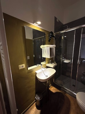 Bathroom - Vrbo Property (Montefalco)
