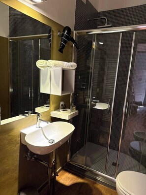 Bathroom - Vrbo Property (Montefalco)