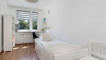 Desk, iron/ironing board, travel cot, WiFi