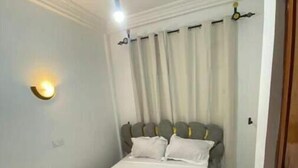 Iron/ironing board, WiFi, bed sheets - Cozy, Spotlessly Clean & Beautifully Appointed Luxury Apartment (Centre Region)
