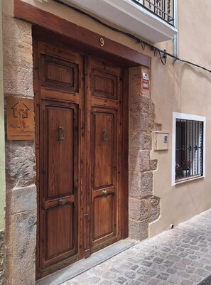 Exterior detail - Refugi dels Somnis "Home of Dreams" - Charming Tourism in Onda (Onda)