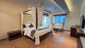 Suite, Balcony | In-room safe, WiFi (free) - Suite 16 (Hyderabad)