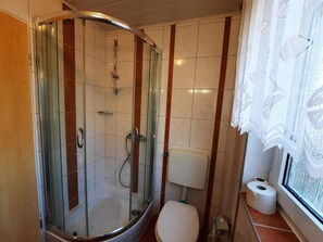 Shower, towels