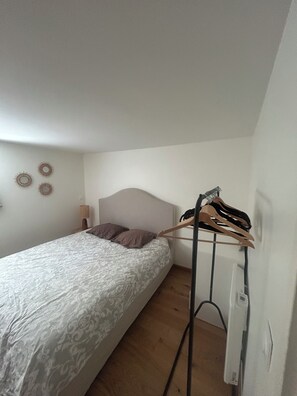 Room - Vrbo Property (Brison-Saint-Innocent)