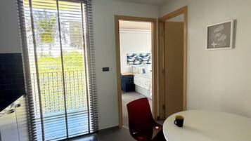 Family 2 Studio Suite with Kitchenette | Interior