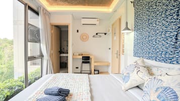 Studio Room King Bed Green View | خزنة داخل الغرفة ومكتب ومكواة/لوح كي وواي فاي مجانًا