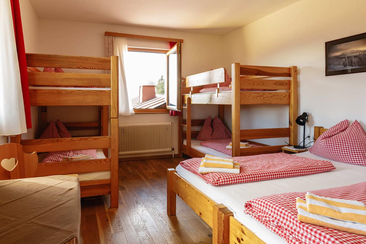 Habitación Deluxe, balcón, vista a la montaña | Escritorio y wifi gratis 