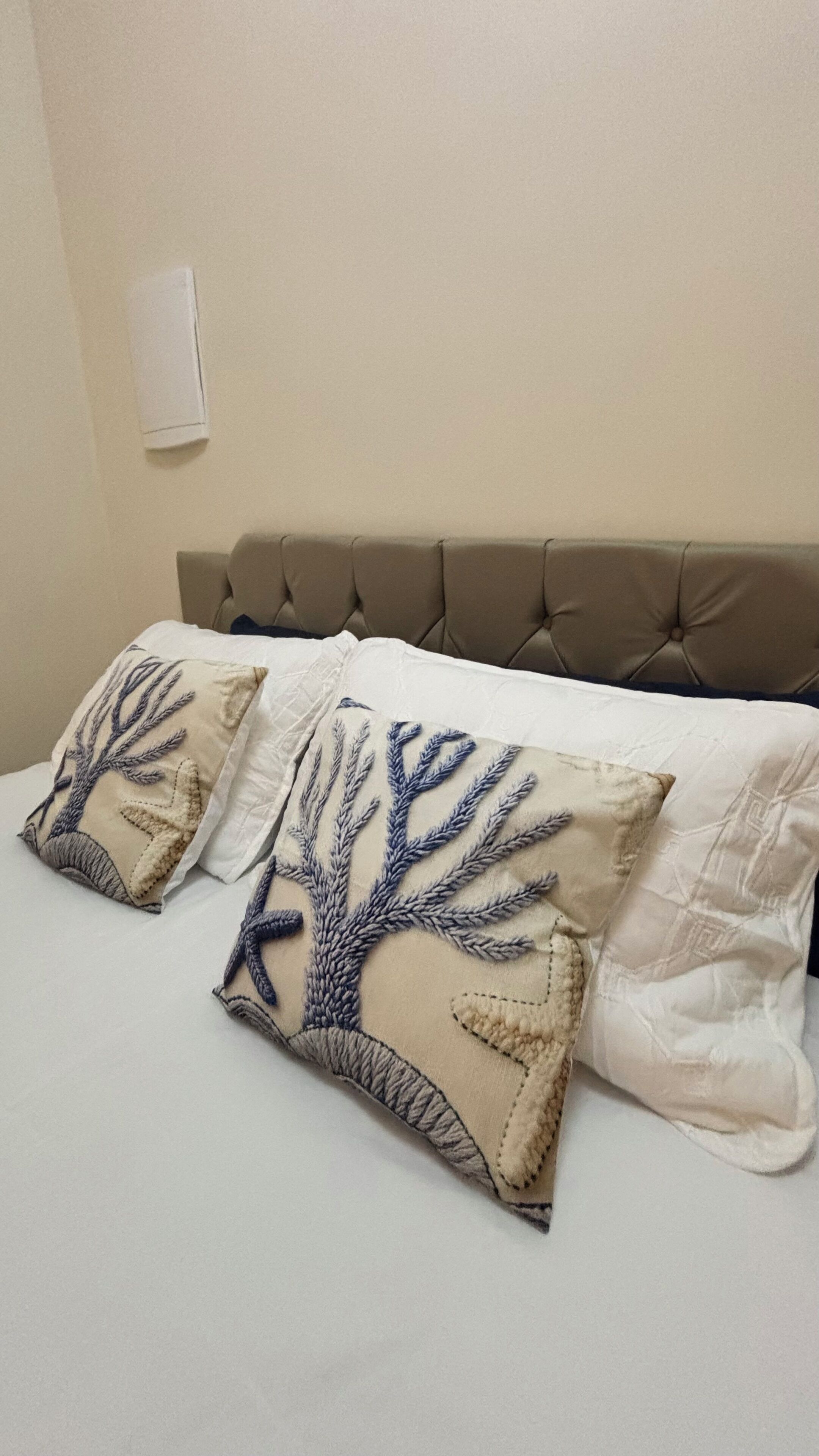 WiFi, bed sheets