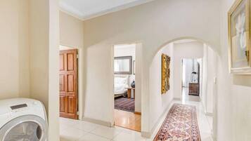 House, 4 Bedrooms, Patio | Laundry