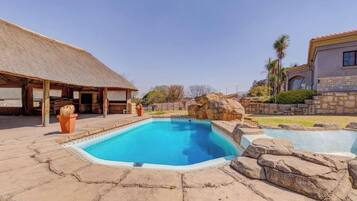 House, 4 Bedrooms, Patio | Pool