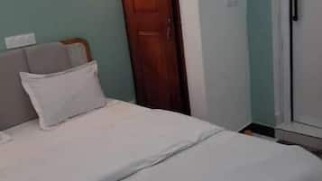 Iron/ironing board, internet, bed sheets