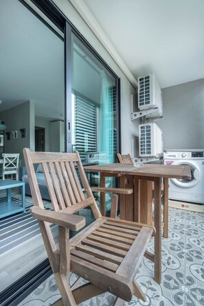 Dining - Studio Apartment by the Sea E413 (Thalang/Sakhu)