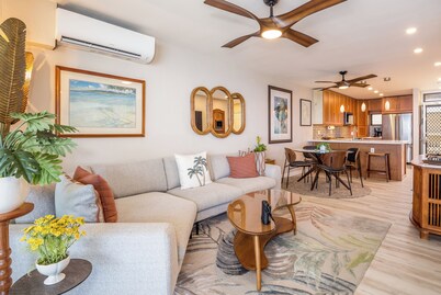 Beautiful Completely Renovated 2 Bed/2 Bath Oceanfront Gem - Kona Bali Kai #313