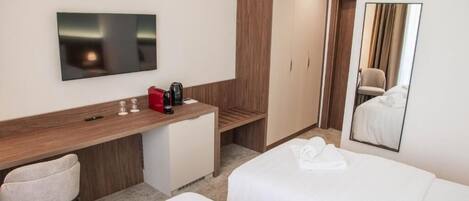 Chambre Standard avec lits jumeaux, balcon, vue ville