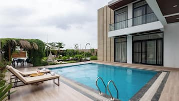 Piscine extérieure