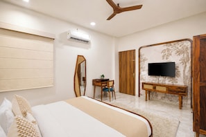 Iron/ironing board, WiFi (free) - ELIVAAS Signature Angelos Farm 8BHK (Jaipur)