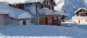 Chalet Skilift Appartement/Fewo, Dusche, WC 5-Bettwohnung by Interhome
