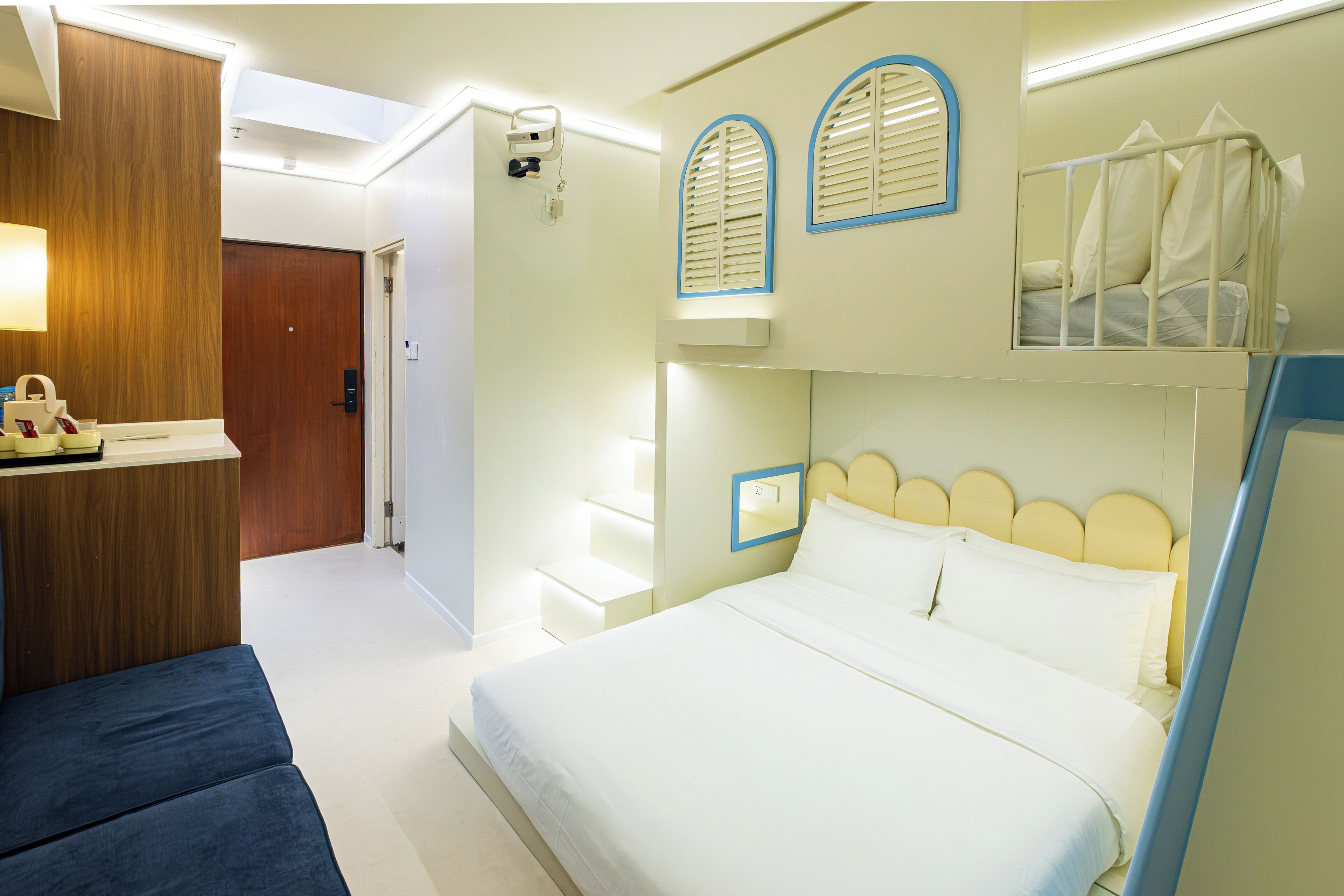 Deluxe Family Room (Skywell) | Minibar, in-room safe, WiFi (free), bed sheets
