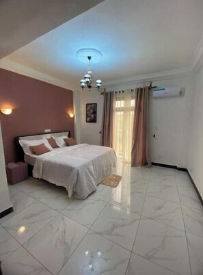 Iron/ironing board, WiFi, bed sheets - Luxury Lita Residence (Centre Region)