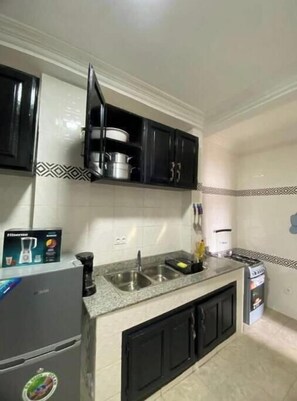 Private kitchen - Luxury Lita Residence (Centre Region)